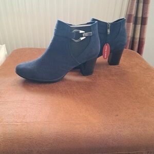 Elegant Navy Ankle Boots